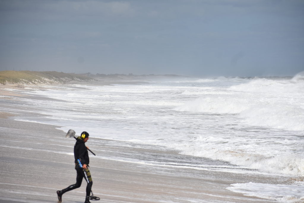 Delaware seashore state park, delaware surf fishing, indian river inlet, hurricane teddy storm surge, metal detecting, heavy surf, wave action, delmarva beaches, sussex county